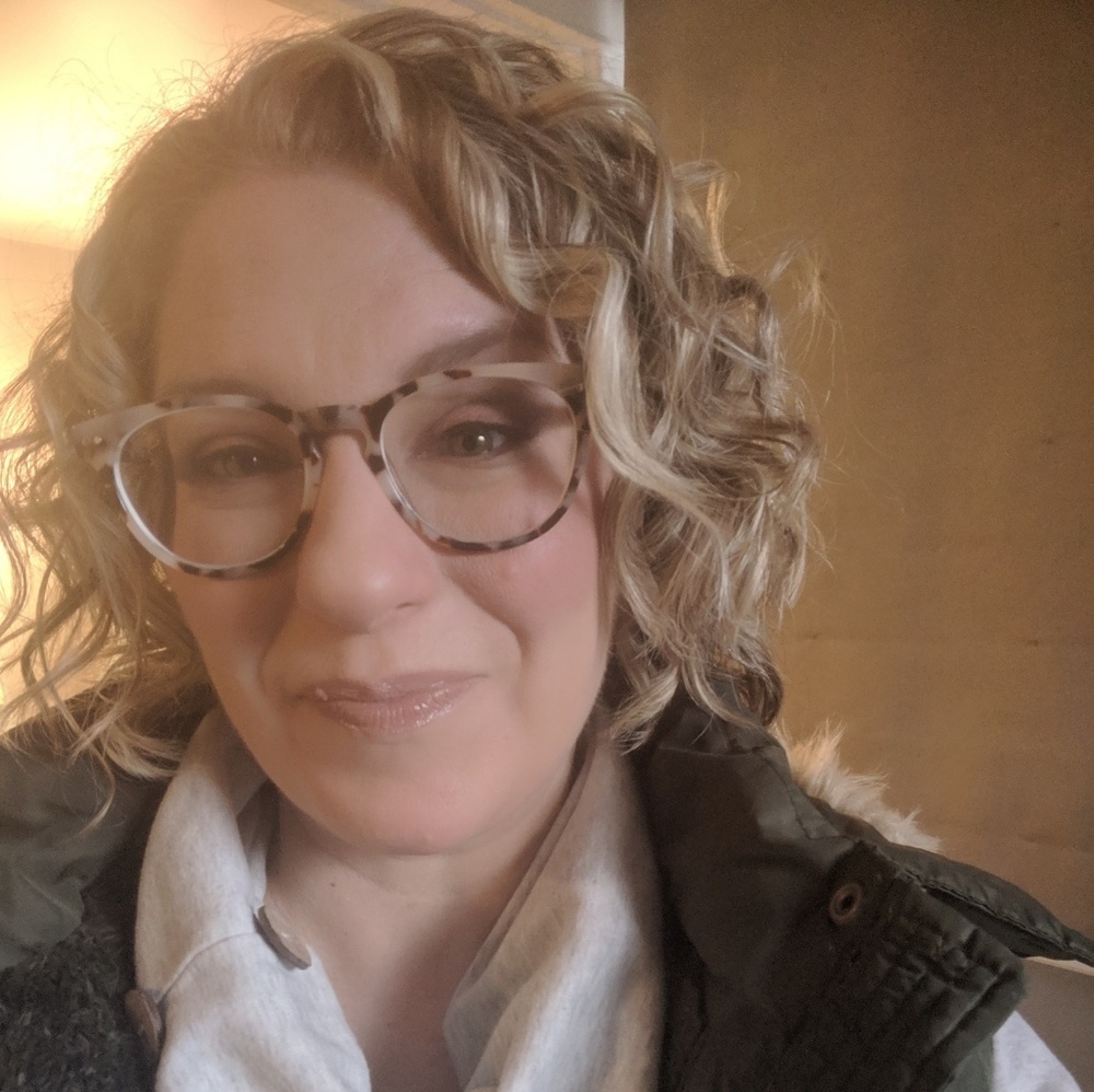 Meet your Posher, Angela